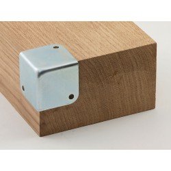 Метален тристенен ъгъл за тонколони и кейсове Adam Hall 4001